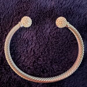 Phantasya Elegant Silver-Toned Twisted Bracelet